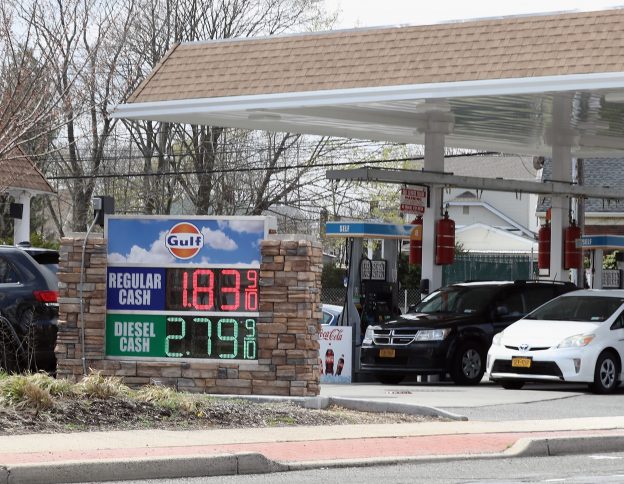 Shocking drop in wholesale gas prices signals more refinery cutbacks and gasoline under $1