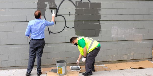 New York City Businesses Fret as Graffiti-Removal Program Is Axed – The Wall Street Journal