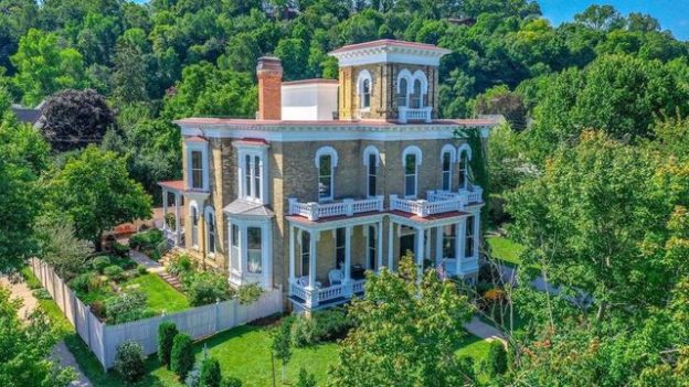 Rad Renovation: Historic Minnesota Mansion Has an Amazing Rooftop Deck