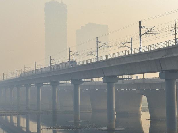 Delhi’s air quality turns ‘severe’; firecrackers add to misery