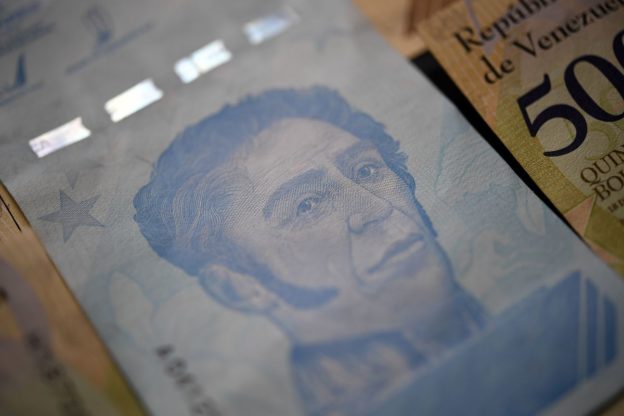 Hyperinflation Pushes Venezuela to Print 1,000,000-Bolivar Bills