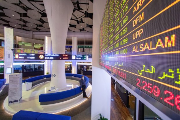 Mideast Equities Rise as Traders Weigh Volatility: Inside EM