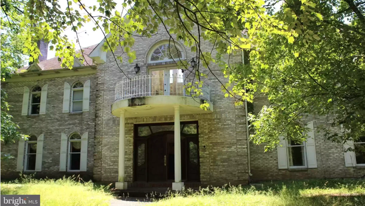 Pennsylvania mansion built for Joan Rivers returns to market for $2.3M