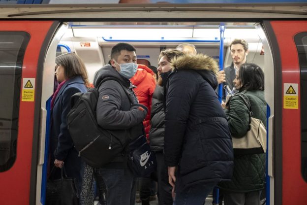 U.K.’s Big-City Mayors Want to Keep Masks on Public Transport