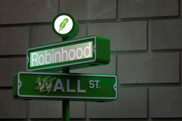 Robinhood shares dive 27.6%; filing sparks worries early investors could sell