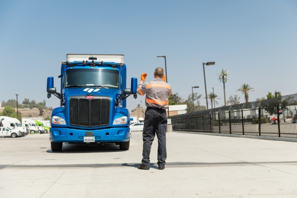 Ryder to build logistics network with autonomous trucking company Embark