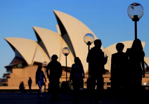 Australia core inflation speeds to 6-yr high in Q3, feeds rate fever