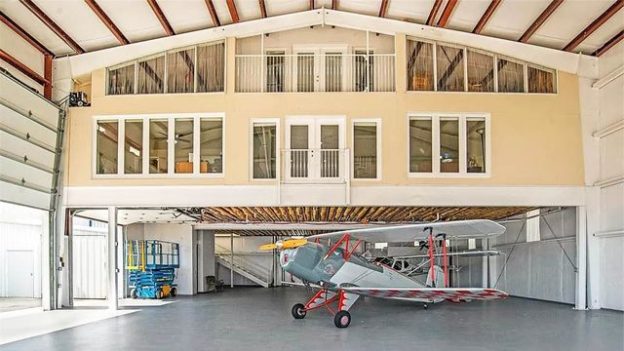 Home Above an Airplane Hangar Offers High-Flying Opportunity in Texas
