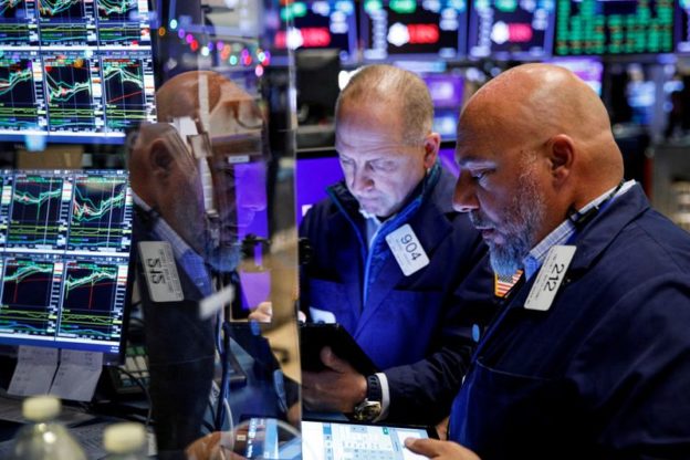 Global equity funds lure big inflows as Omicron fears ease – Lipper