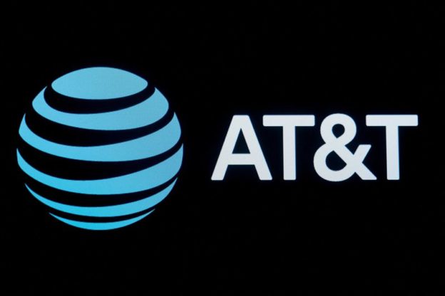 AT&T leads bidders in $22.5 billion U.S. spectrum auction