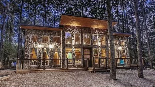 ‘Romancing the Stone’: Popular Vacation Rental in OK Going for $739K
