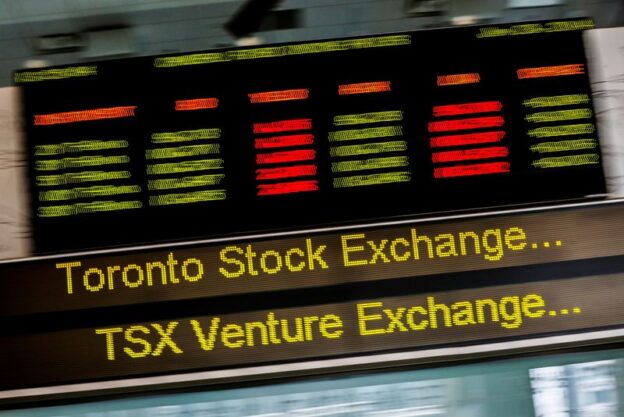 TSX snaps weekly losing streak as investors cheer Chinese data