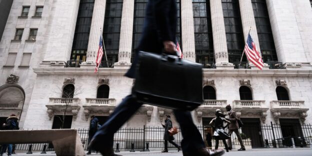 Market Snapshot: U.S. stocks trade lower as traders eye earnings from Morgan Stanley, IBM