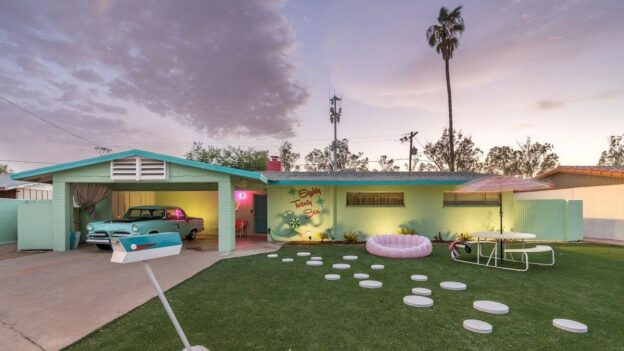 A Real-Life Barbie Dream House in Phoenix Is the Week’s Most Popular Home