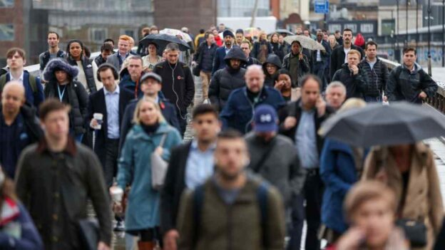 UK recruiters register sharp rise in jobseekers as employers cut back