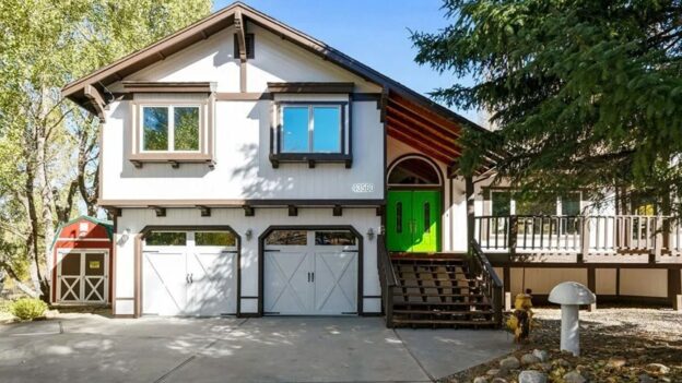 Color and Whimsy Fill This $1.25M Mountain Retreat in California’s Big Bear Lake