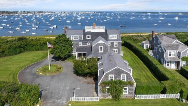 Buying in ‘Billionaires Isle’ Nantucket Is Now a Bargain: Homes Are ‘Falling Into the Ocean’