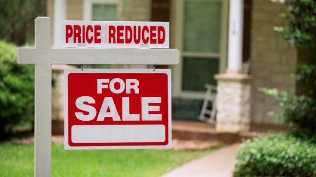 Home Price Cuts at Highest Level in 5 Years as Sellers Show ‘Modesty’