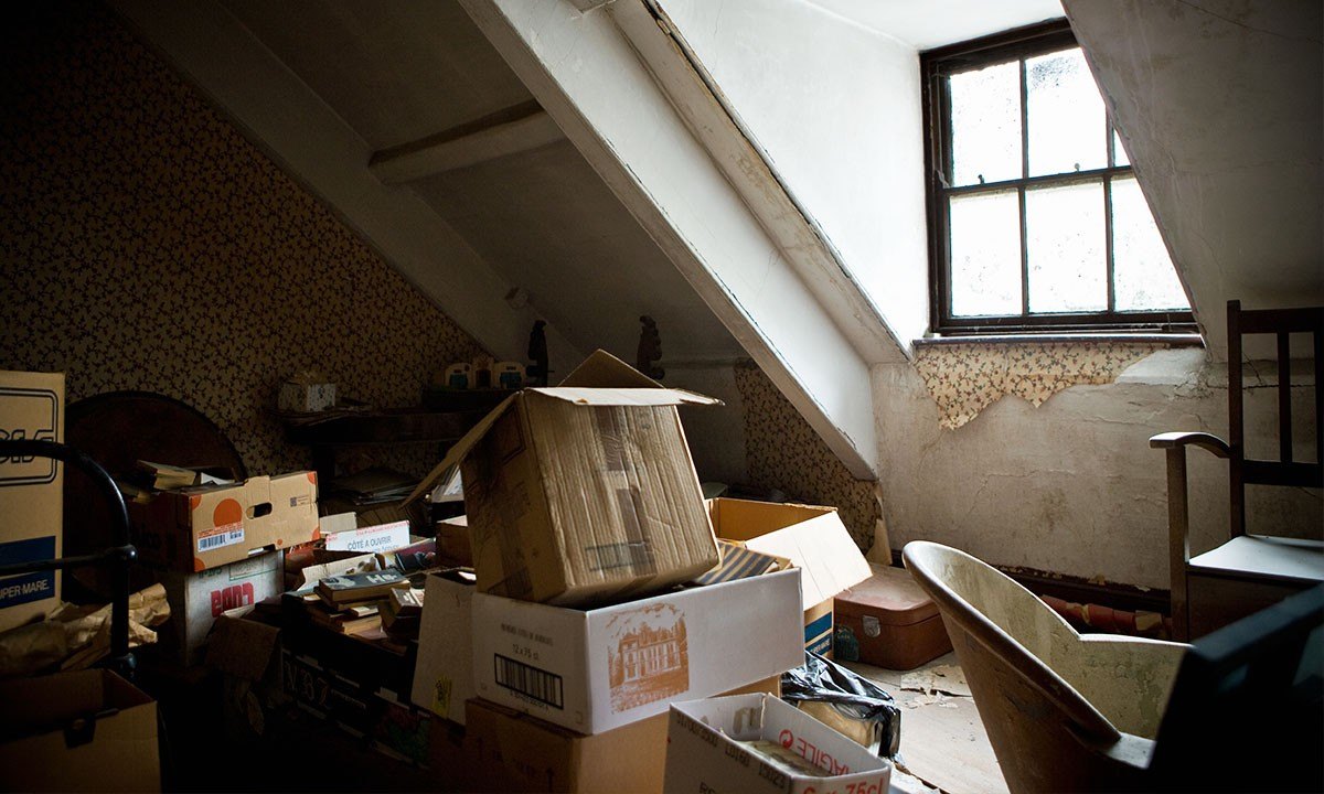 People Who Have Cleared Out Homes After Occupant Has Died Reveal the Strangest Things They’ve Discovered