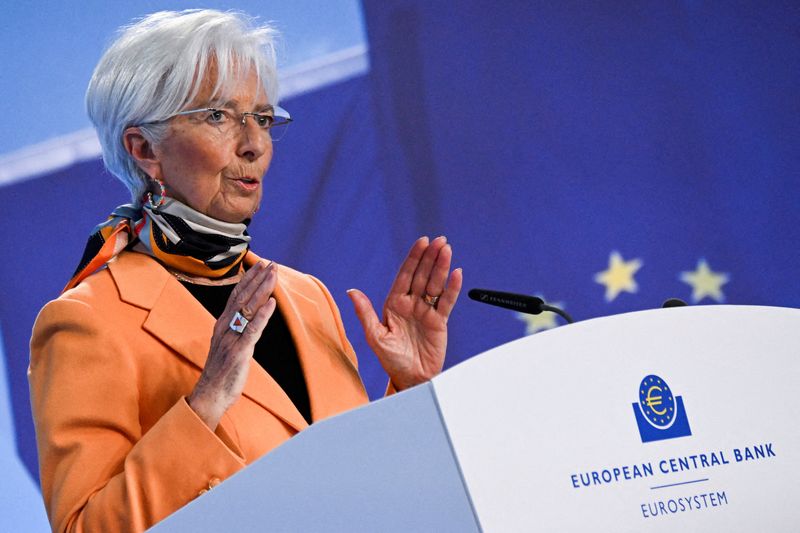 Euro could become the dollar’s alternative, Lagarde says