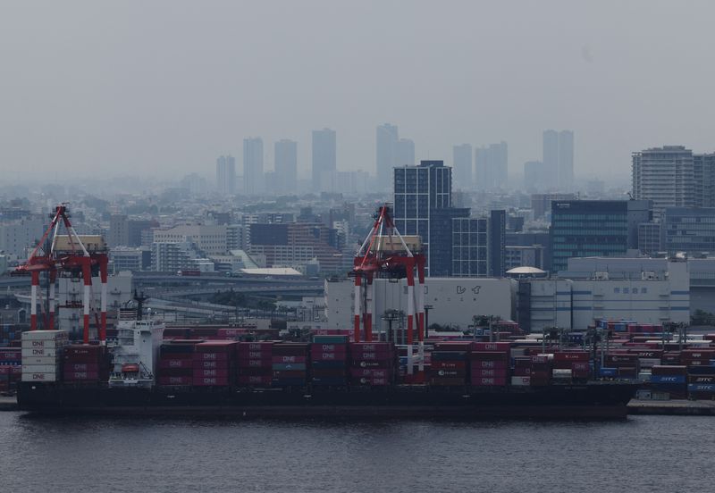 Japan exports rise 4.2% y/y in September