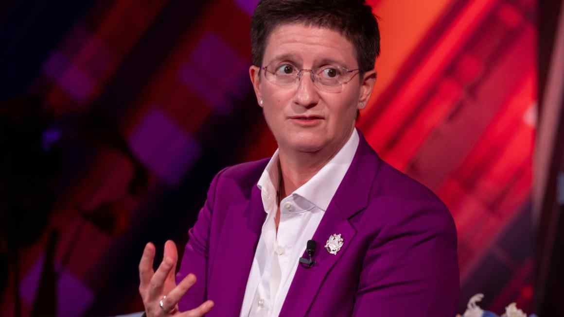 UK boards now more forceful on CEO pay, LSE boss says