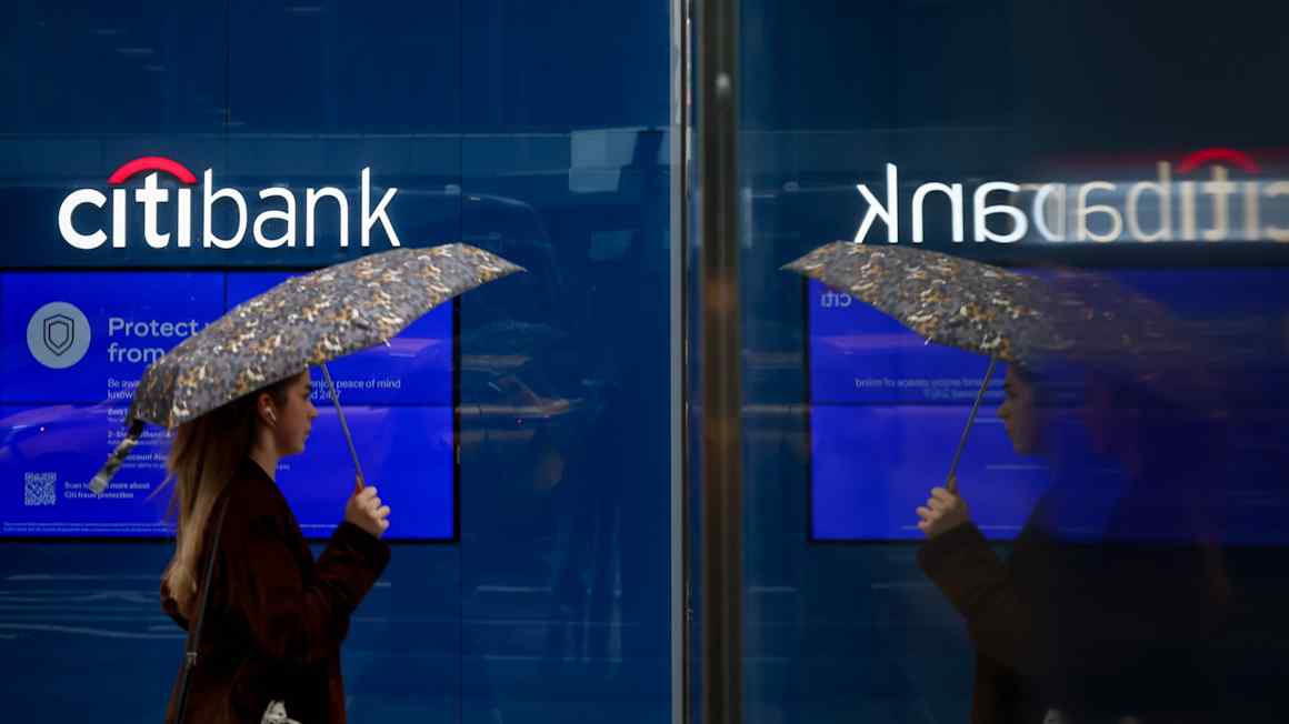 Big US banks add $600bn in value as deregulation spurs gains