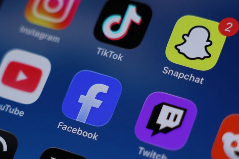 France’s National Assembly approves banning under-15s from social media