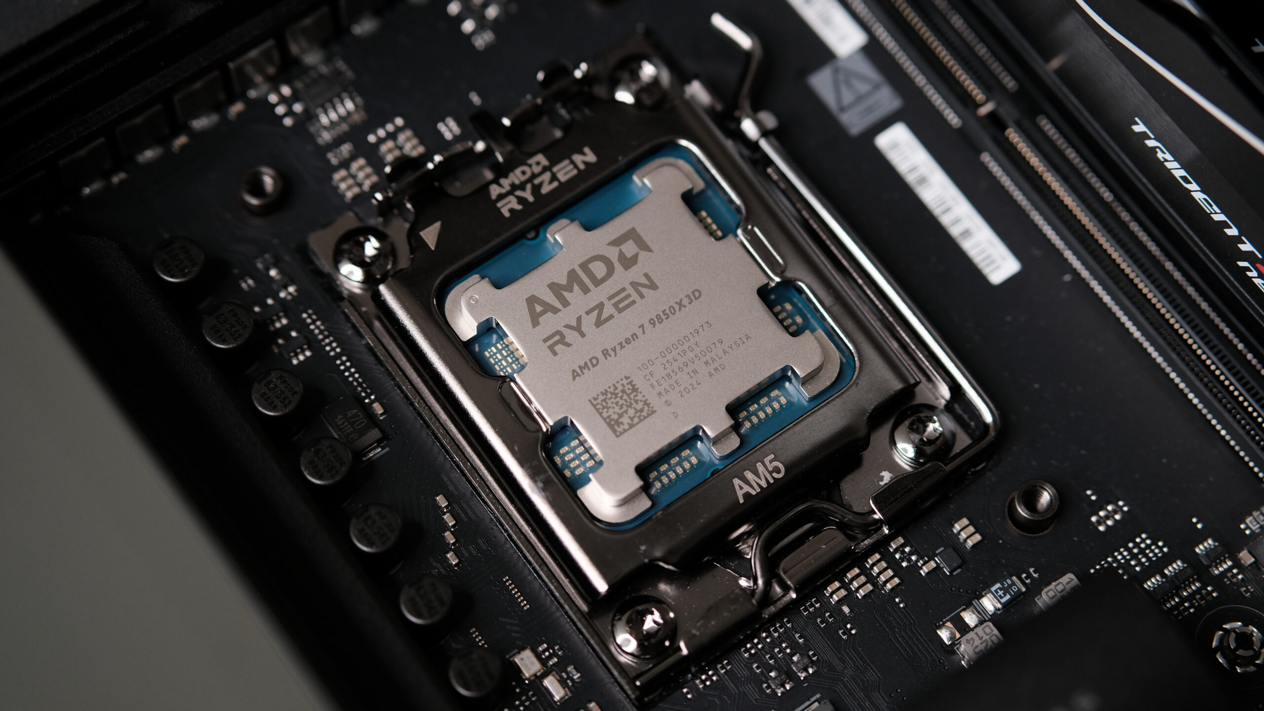 AMD surges 10 percent in desktop PC share, again