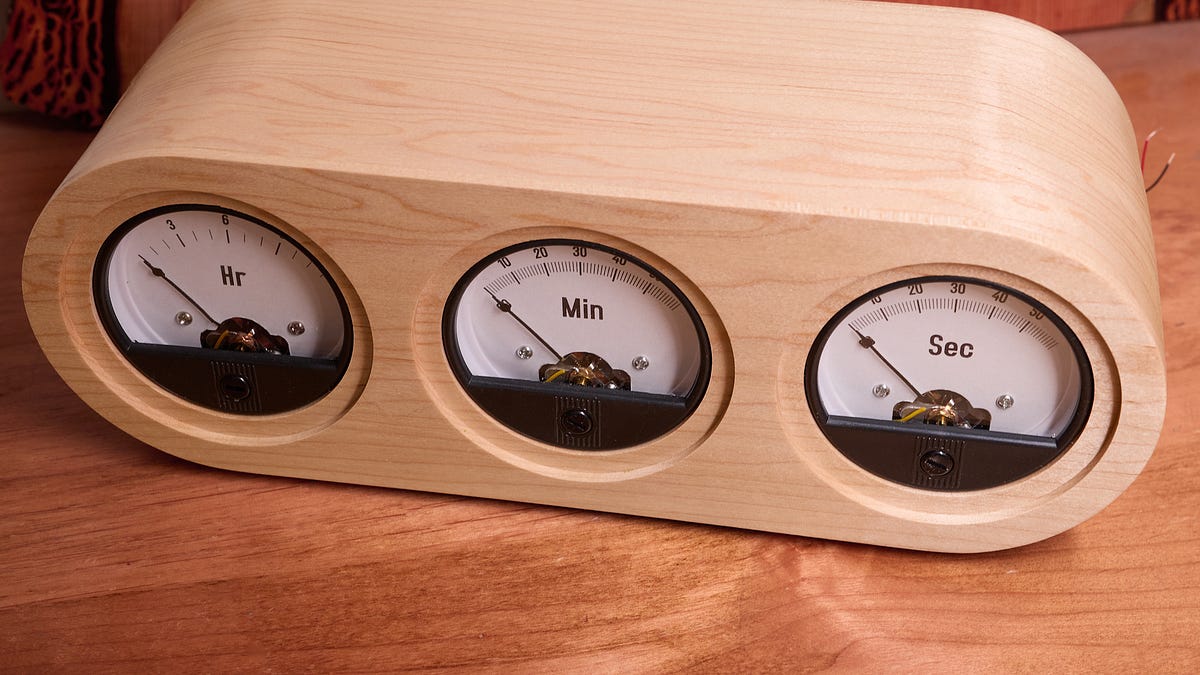A Nicer Voltmeter Clock