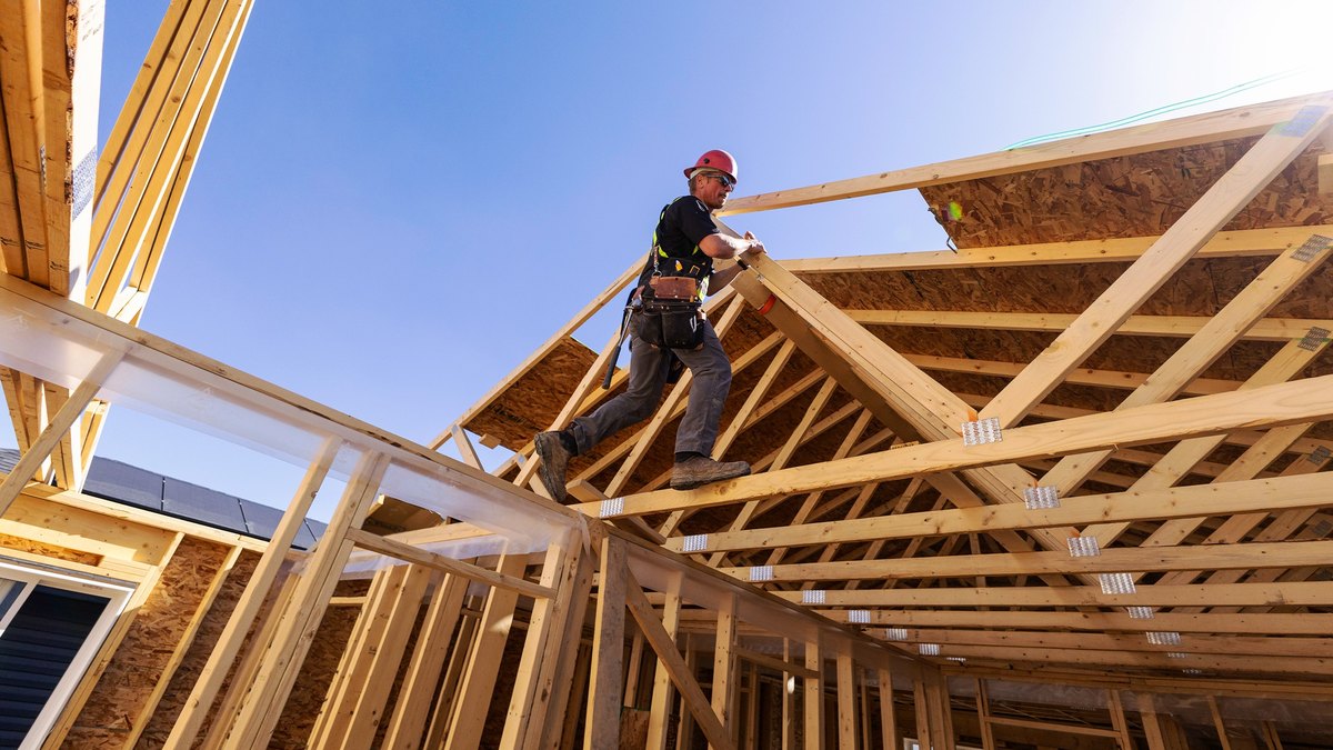 Homebuilder Sentiment Dips Despite Passage of Landmark Housing Bill