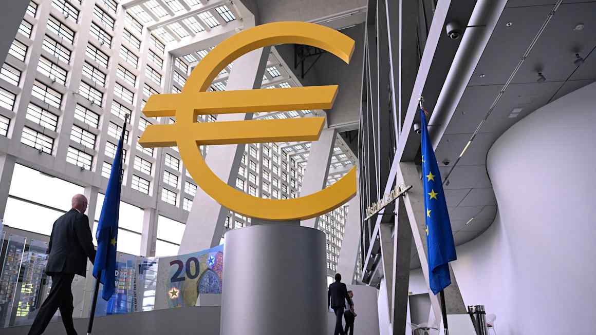 US euro sale to prop up yen blindsided ECB