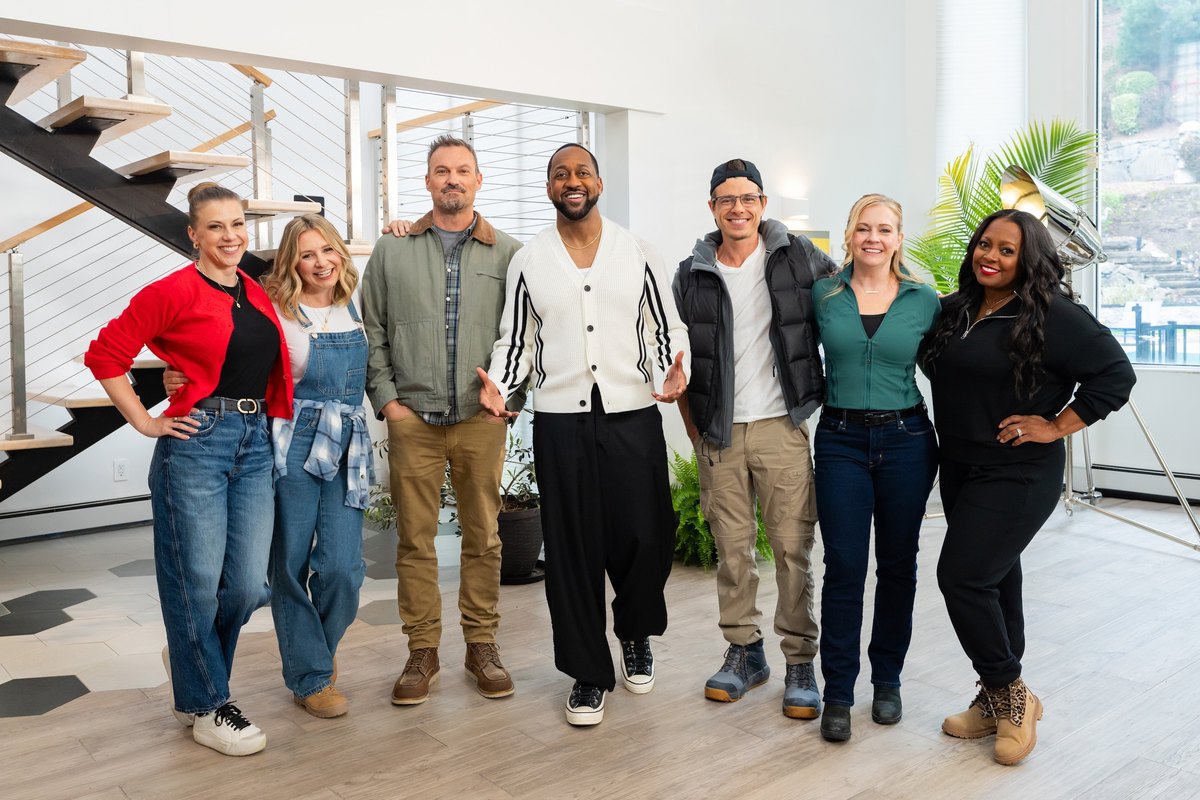 HGTV’s ‘Totally ’90s House’ Stars Jodie Sweetin and Brian Austin Green Reveal Their Best Home Makeover Tips