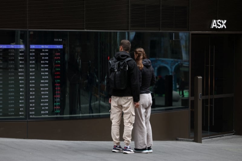 Australian shares slump to two-month low as miners fall
