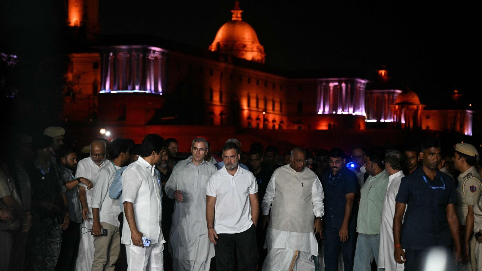 Congress march to SC to demand end to ‘vote chori’ today: Are metros, schools, and offices open today?