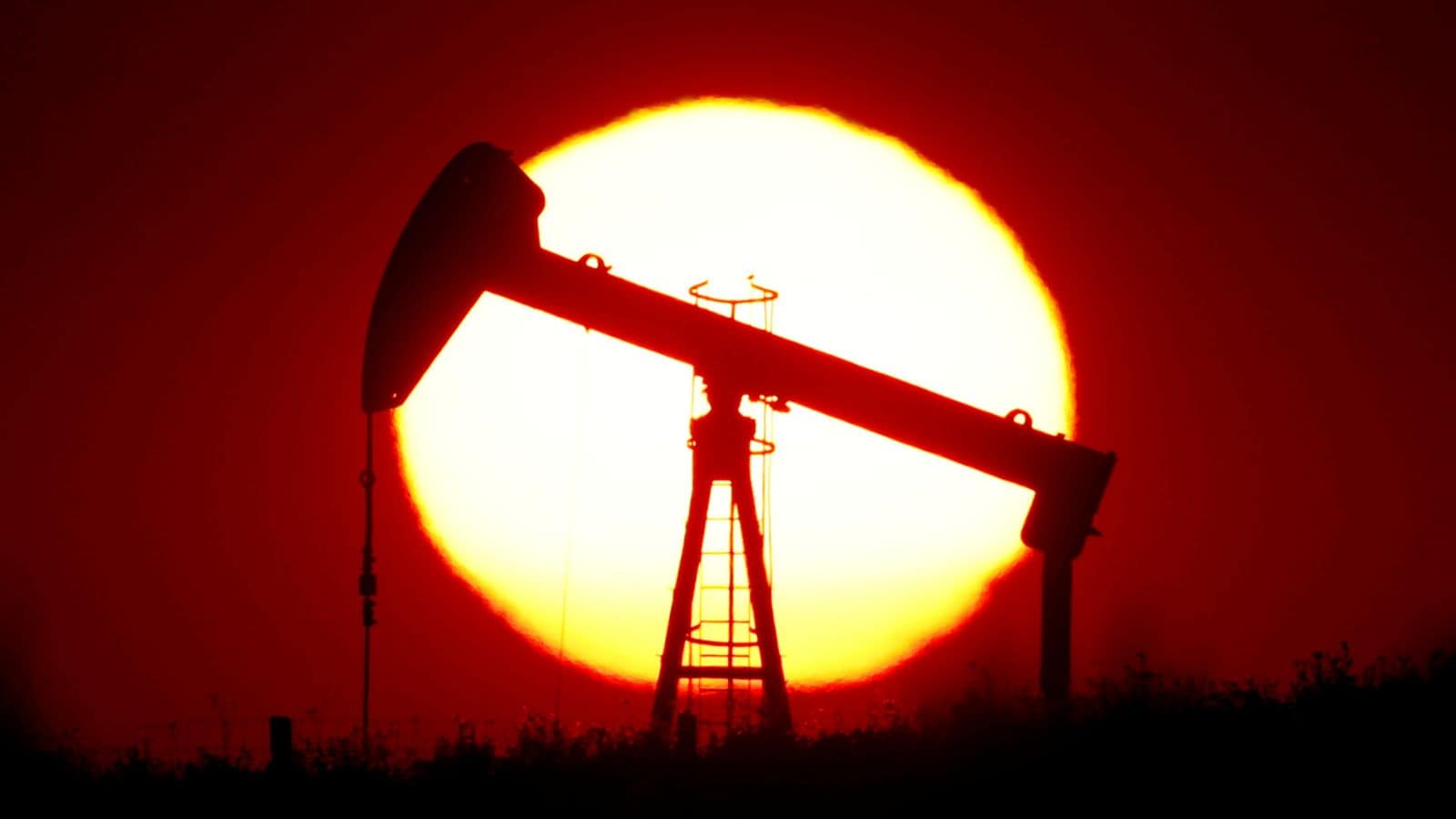 Brent crude prices give up early gains; Traders watch for energy ceasefire, tanker attacks