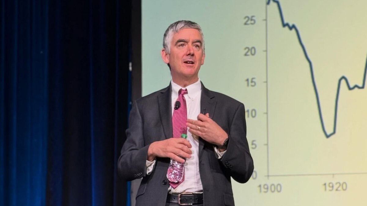 Mortgage Rates to Remain above 7% Through 2027, Economist Forecasts