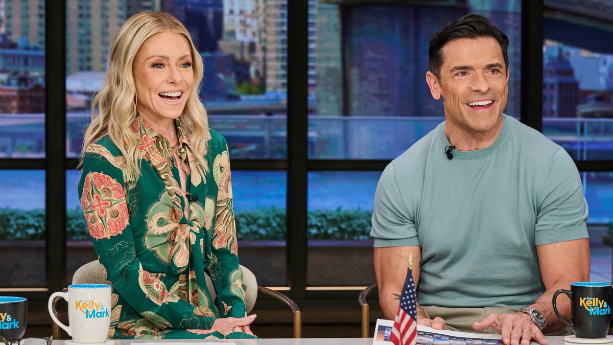 Kelly Ripa and Mark Consuelos’ Rescue Dog Has a ‘Parasite’